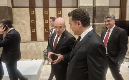 Resepsiyondan sessiz mesajlar: Külliye’de 29 Ekim buluşması ve dikkat çeken katılımlar