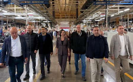 Helil Kınay 10 günde 3 ülke gezdi; İzmir’e döndü, tartışma sürüyor