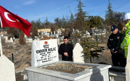 Nevşehirli şehit polis Enver Kılıç mezarı başında anıldı