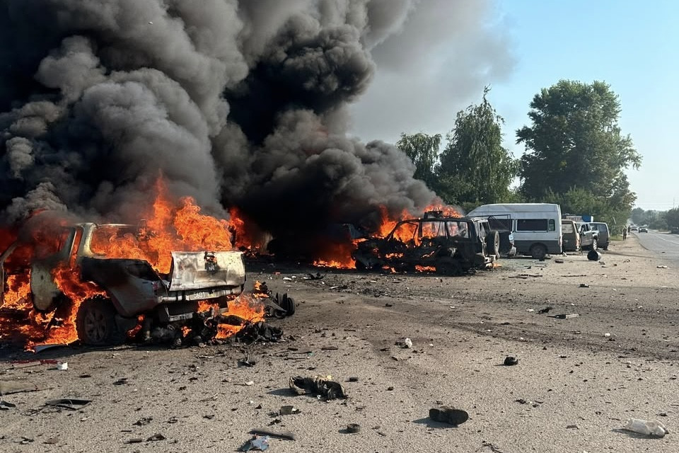 Harkov'da Rusya Peçenihy'yi vurdu: 10 kişi öldü, en az 17 kişi yaralandı
