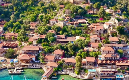 Kaleköy’de araç yolu yok: Demre’nin sessiz kıyı yerleşiminde yaşam