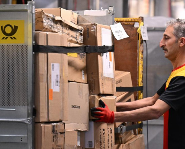 Saksonya-Anhalt'ta göçmen esnaftan AfD protestosu: Kepenk kapattılar