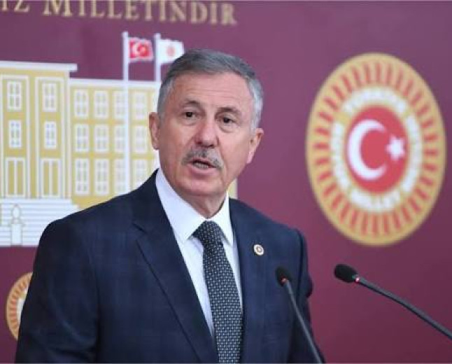 Selçuk Özdağ’dan Gelecek Partisi çıkışı: Davutoğlu partiyi feshedemez