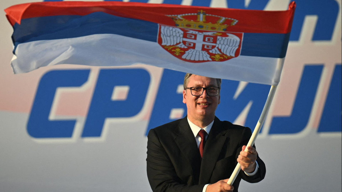 Sırbistan seçimlerinde Vucic yenilgiyi kabul etti: Öğrenci Listesi önde