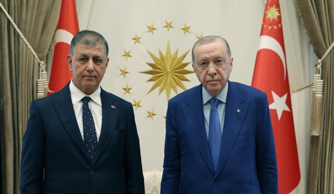 Cemil Tugay’ın AKP’ye geçeceği iddiası İzmir’de gündem oldu
