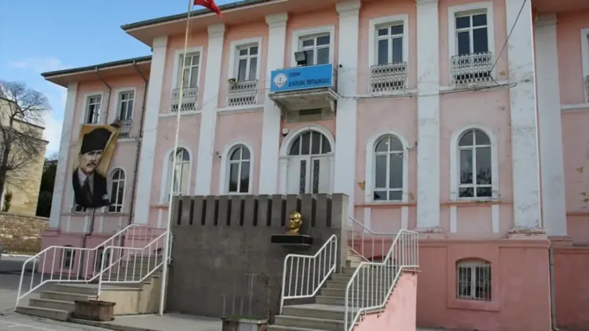 Edirne İdadisi’nin Çanakkale’de şehit olan öğrencileri törenle anıldı