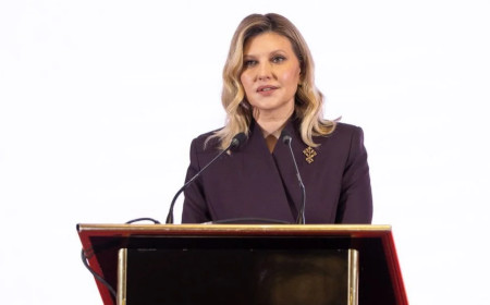 Olena Zelenska kültürel diplomasi forumunu Kiev’de sembolik broşla açtı