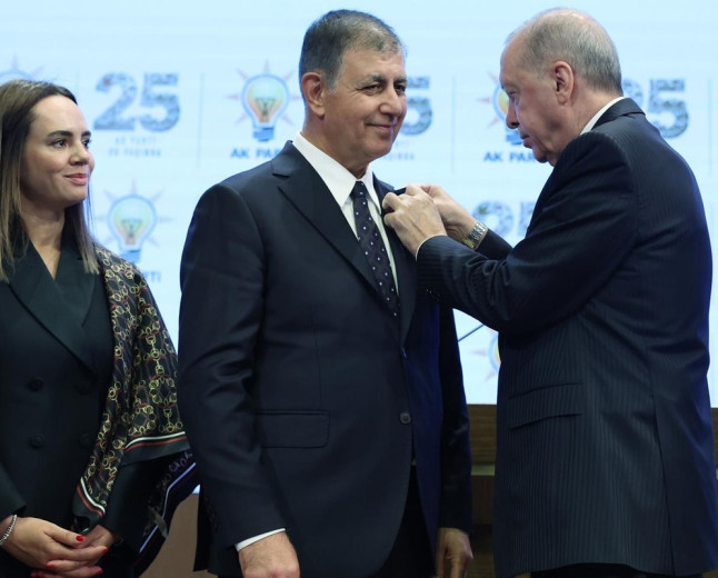 Cemil Tugay’dan adaylık açıklaması: Önceliğim İzmir’e hizmet etmek