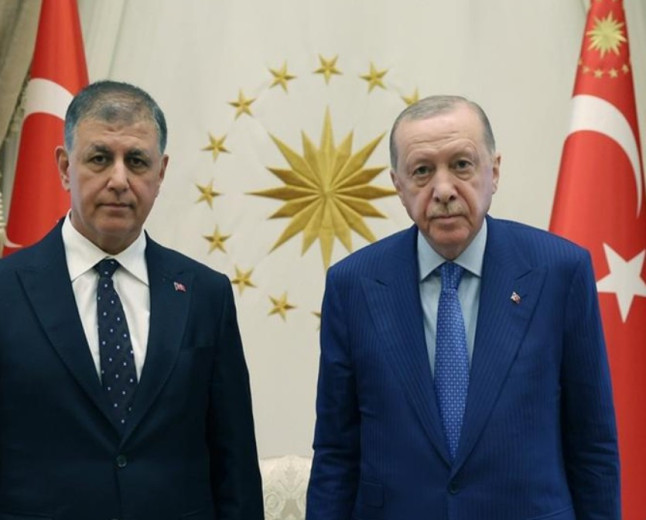 Cemil Tugay’ın AKP’ye geçeceği iddiası İzmir’de gündem oldu